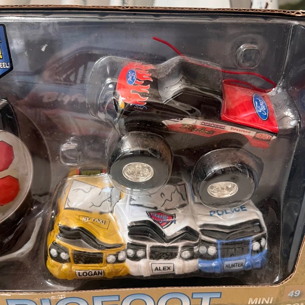 2003 Bigfoot Ford RC Monster Truck 49MHz Planet Toys Sealed NIB Item 3270